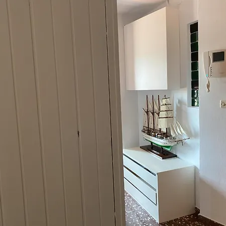Apartment Mediterranean In Next To The Sea